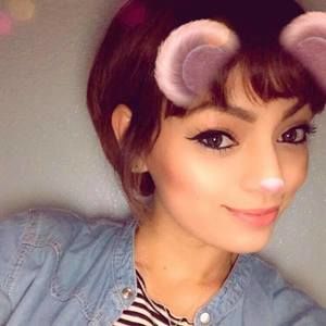 Meet your Posher, Perla